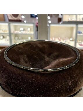 Sterling Silver 925 Hammered Bangle Bracelet 2.5" Diameter Vintage Jewelry